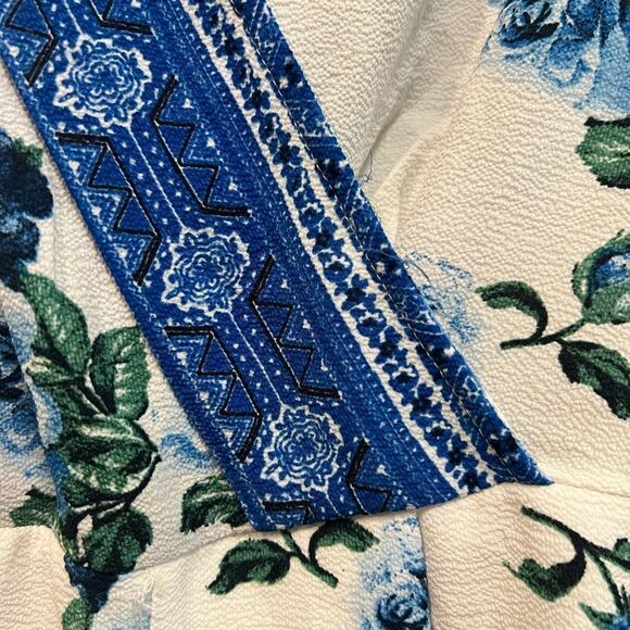 Gorgeous Altar’d State size S blue floral romper - Picture 4 of 9